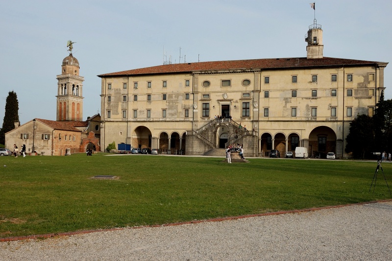 Piazzale-Castello-Udine